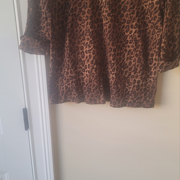 NWOT Lauren Ralph Lauren Brown Black Leopard Crew Neck Quarter Cuff Sleeve Top - Picture 2 of 9